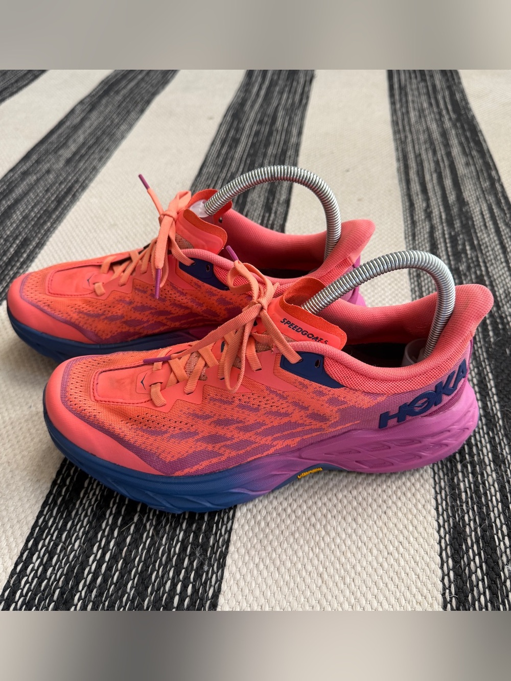 Hoka One One Women's Coral Pink and Blue Speedgoat Athletic Runnig Shoes Sz 9.5B